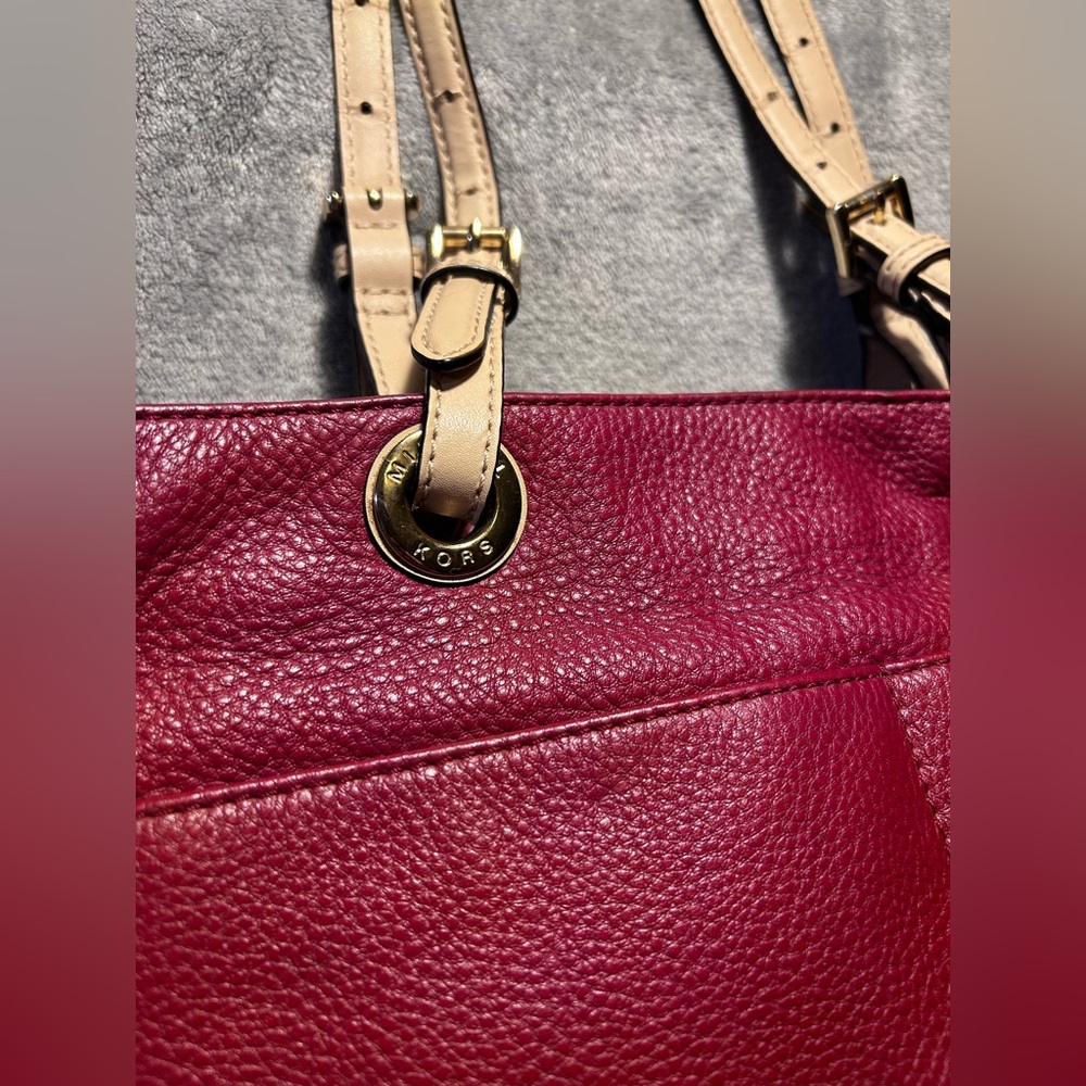 Michael Kors Bedford Red Pocket Tote - Picture 5 of 10